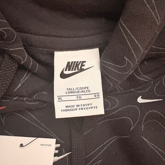 Nike Men’s Black Hoodie - Picture 3 of 3